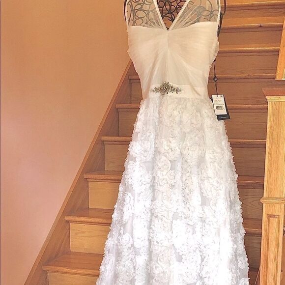 ADRIANNA PAPELL TULLE CHIFFON PETAL GOWN 6 NWT - Picture 2 of 16